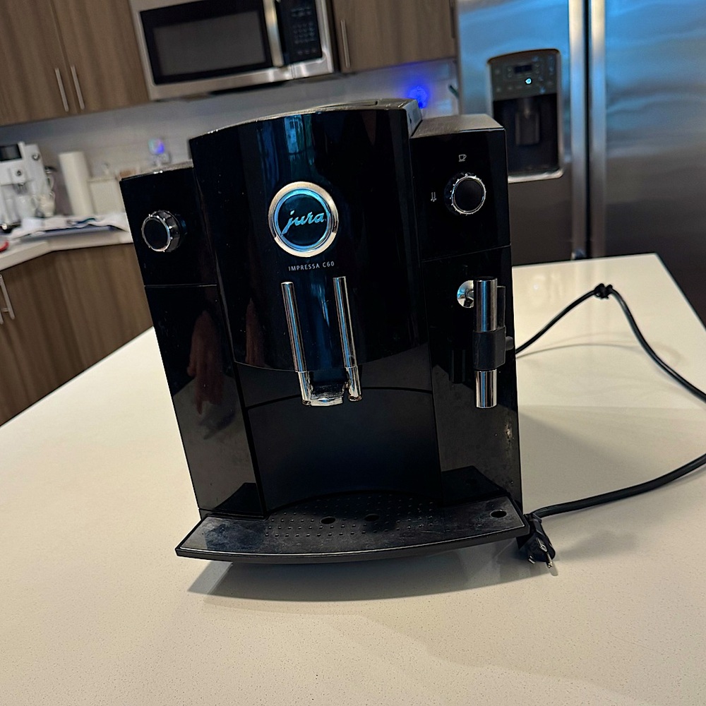 COFFEE MACHINE ESPRESSO MACHINE JURA IMPRESSA C60 (USED / GOOD CONDITION)
